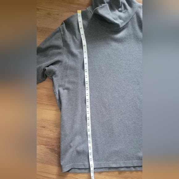 Uniqlo turtle neck - Picture 5 of 6